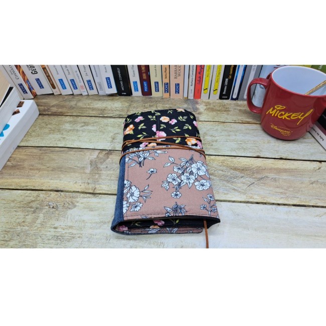 Couverture livre en tissu fait main, couvre livre de poche, cache couverture en tissus coton patchwork vue 2 Couverture livre en tissu fait main, couvre livre de poche, cache couverture en tissus coton patchwork vue 2