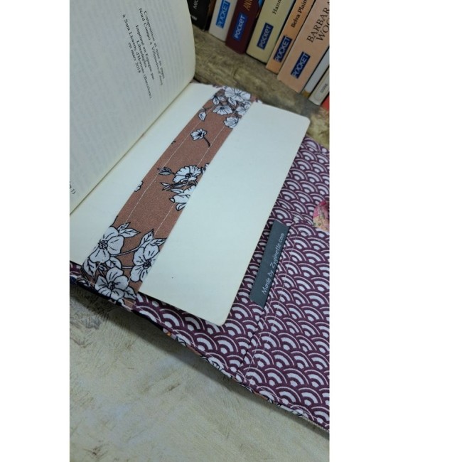 Couverture livre en tissu fait main, couvre livre de poche, cache couverture en tissu coton - vue 6 Couverture livre en tissu fait main, couvre livre de poche, cache couverture en tissu coton - vue 6