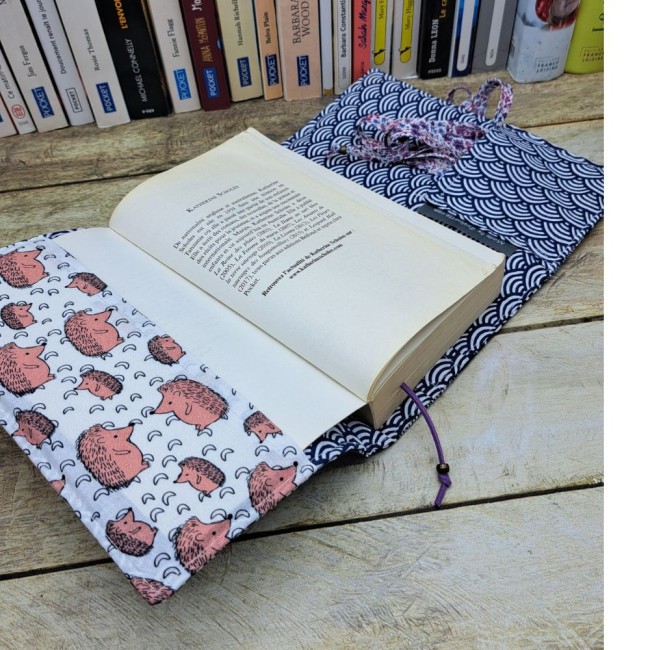 Couverture livre en tissus fait main, couvre livre de poche, cache couverture en tissu coton beige - vue 4 Couverture livre en tissus fait main, couvre livre de poche, cache couverture en tissu coton beige - vue 4