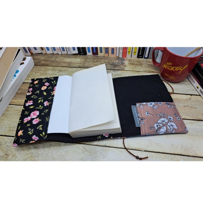Couverture livre en tissu fait main, couvre livre de poche, cache couverture en tissus coton patchwork vue 3 Couverture livre en tissu fait main, couvre livre de poche, cache couverture en tissus coton patchwork vue 3