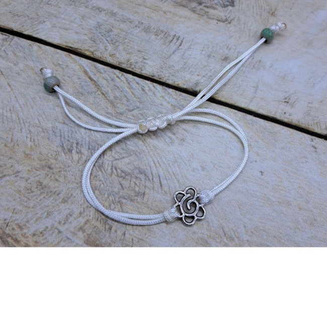 Design sans titre(169) Bracelet ajustable en nylon blanc avec connecteur fleur en métal argenté et perle en céramique