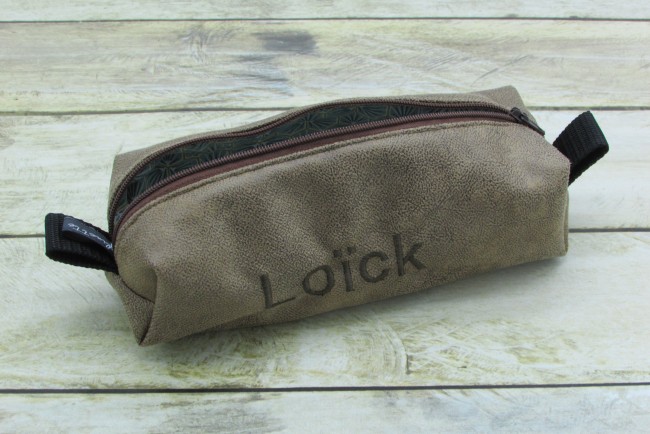 Plumier en tissus simili cuir à personnaliser Plumier en tissus simili cuir à personnaliser