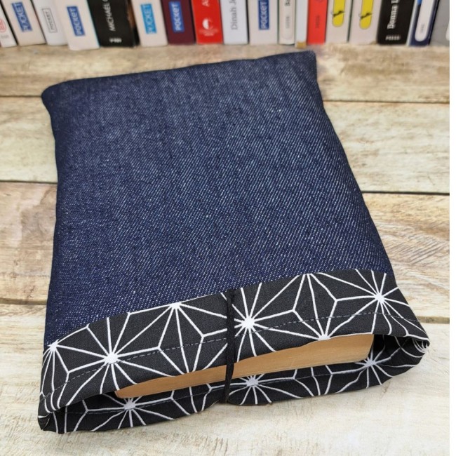 Pochette livre en tissu fait main, protège livre, housse pour livre de poche en simili cuir beige - vue 3 Pochette livre en tissu fait main, protège livre, housse pour livre de poche en simili cuir beige - vue 3