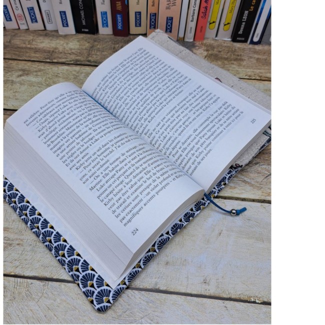 Couverture livre en tissu fait main, couvre-livre de poche, cache couverture en tissu coton - vue 7 Couverture livre en tissu fait main, couvre-livre de poche, cache couverture en tissu coton - vue 7