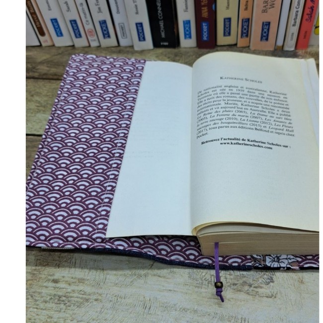 Couverture livre en tissu fait main, couvre livre de poche, cache couverture en tissu coton - vue 4 Couverture livre en tissu fait main, couvre livre de poche, cache couverture en tissu coton - vue 4