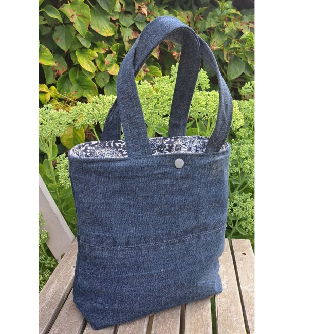Sac à main, petit sac en tissus jeans et coton - 24 x 22 x 8 cm vue 2 Sac à main, petit sac en tissus jeans et coton - 24 x 22 x 8 cm vue 2