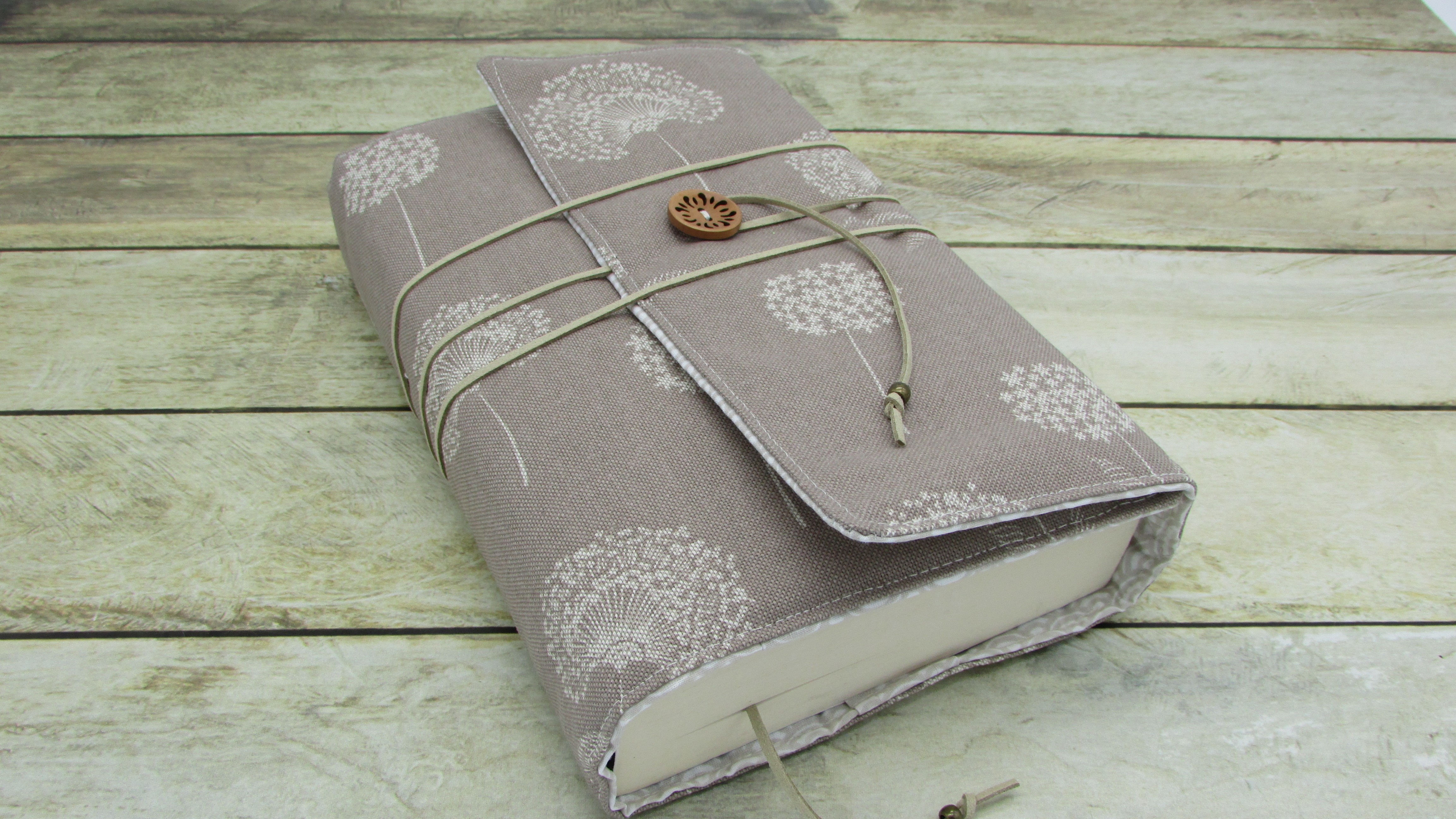 Housse De Livre En Tissu Floral - Protection Contre L’eau Et Les Chocs, Marque-page Intégré, Taille 21x15 Cm