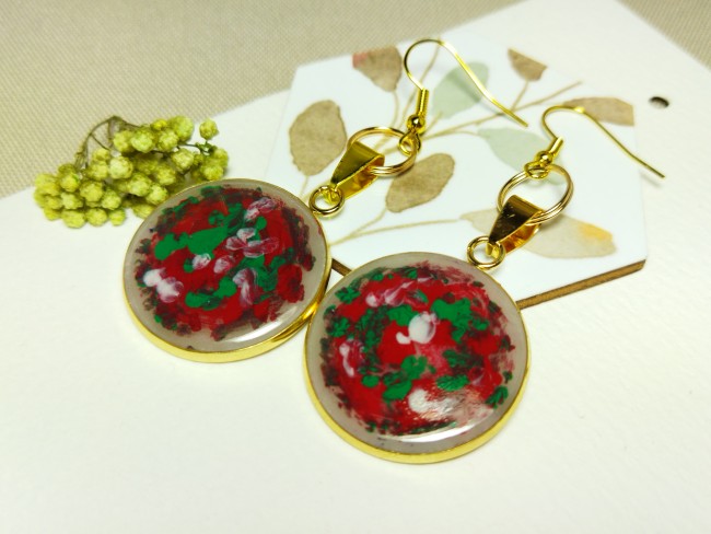Boucles d'oreilles picturales "Jardin Écarlate" -  Cabochons abstraits rouge et vert, dorés