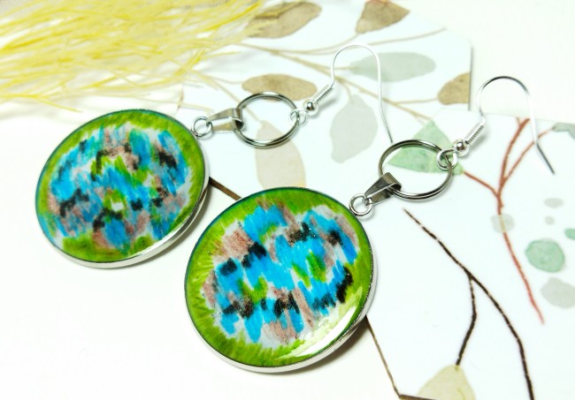 Boucles d'oreilles "Éclats de Lagon" -  Cabochons abstraits aux crayons de couleur et résine