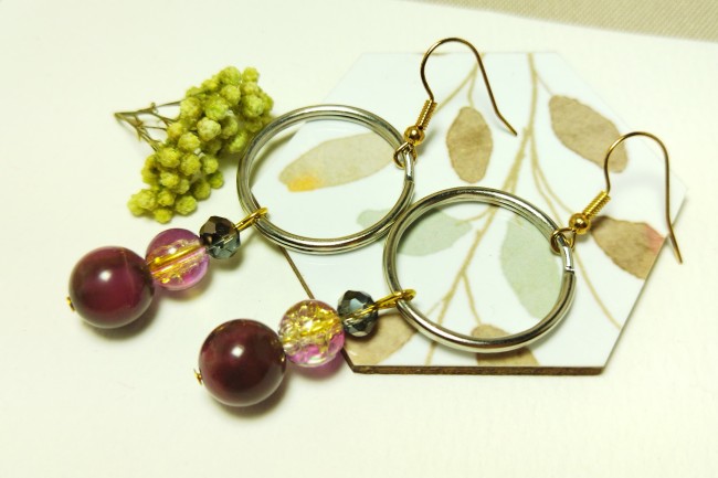 Boucles d'oreilles créoles Jaspe Rouge -  Cristal gris et verre craquelé rose -  Bohème chic