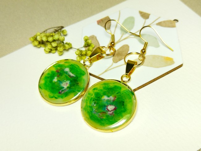 Boucles d'oreilles cabochons picturaux "Jardin d'Émeraude" -  Peinture abstraite verte & dorée