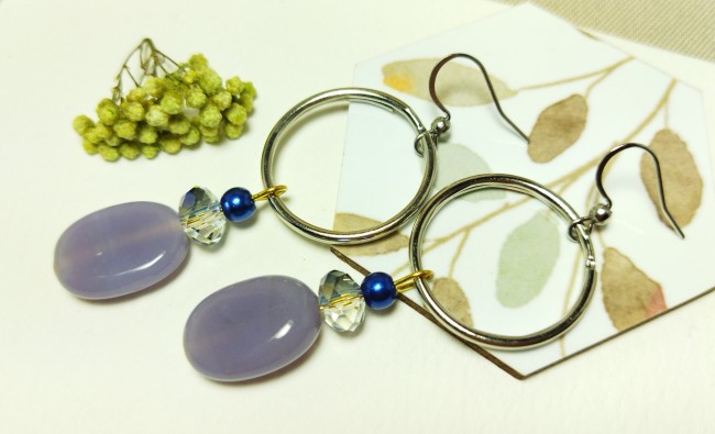 Boucles d'oreilles pendantes Gris Lavande & Bleu Nuit " -  Créoles argent ancien et perles de verre