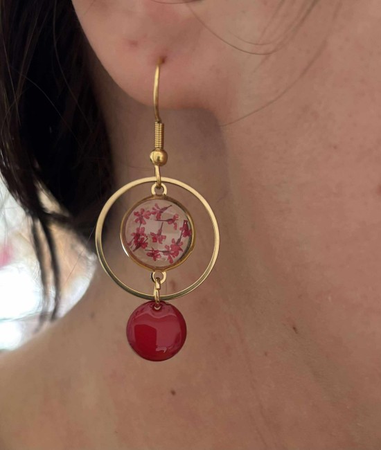 boucles d'oreilles fleurs séchées rouge