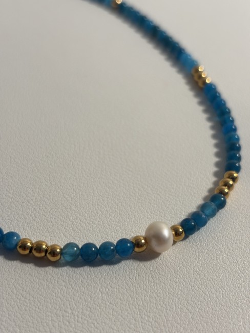 Collier en apatite naturelle avec perle d’eau douce et acier inoxydable