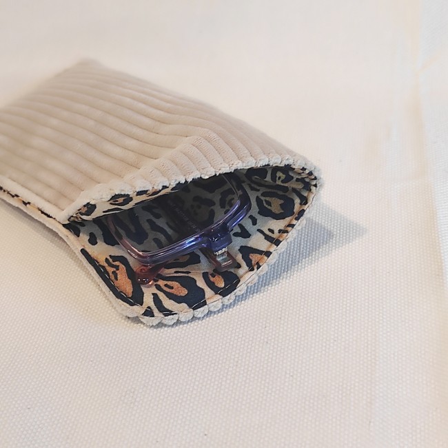 étui lunettes velours côtelé beige 4