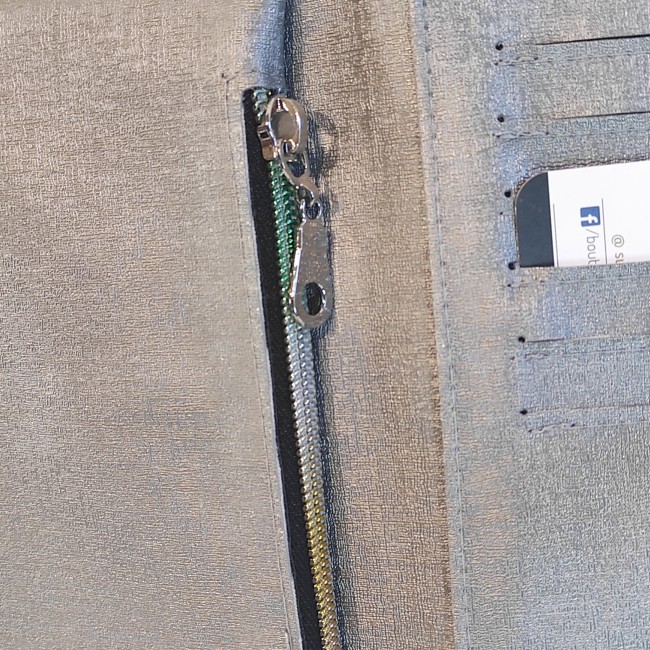 purse pal livret simili effet fourrure noir et blanc 5