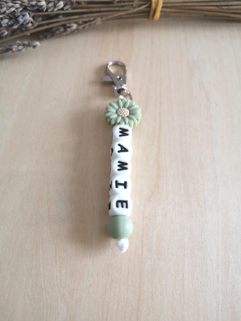 porte clé kaki mamie