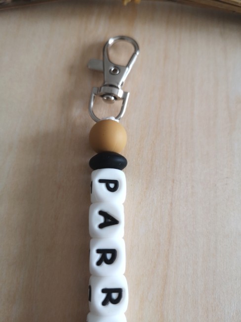 porte clé amande noir haut