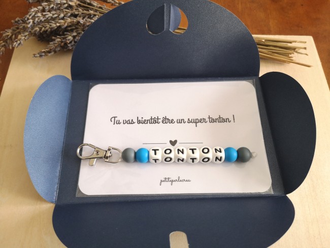 super tonton+porte clé gris bleu perle ronde +enveloppe bleu
