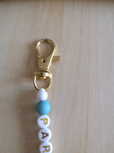 porte clé acrylique doré blanc bleu haut