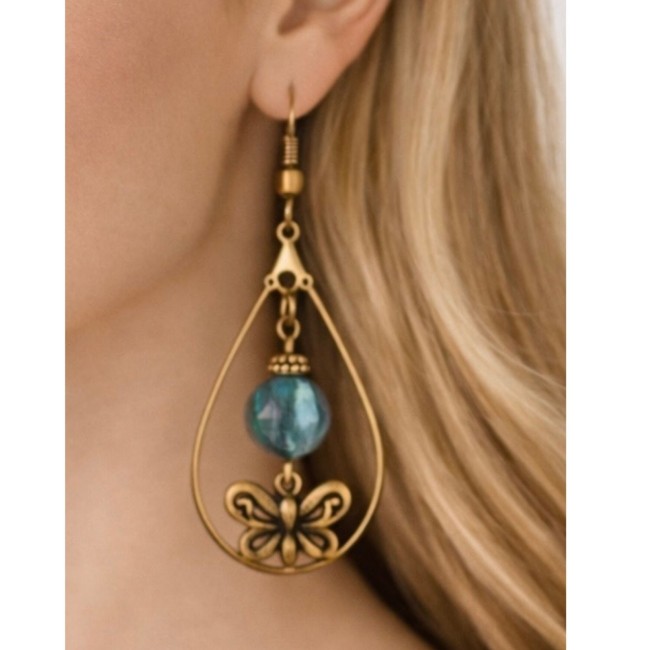 boucles d'oreilles perles bleues artisanales papillon uniques lili et ma créations (1)