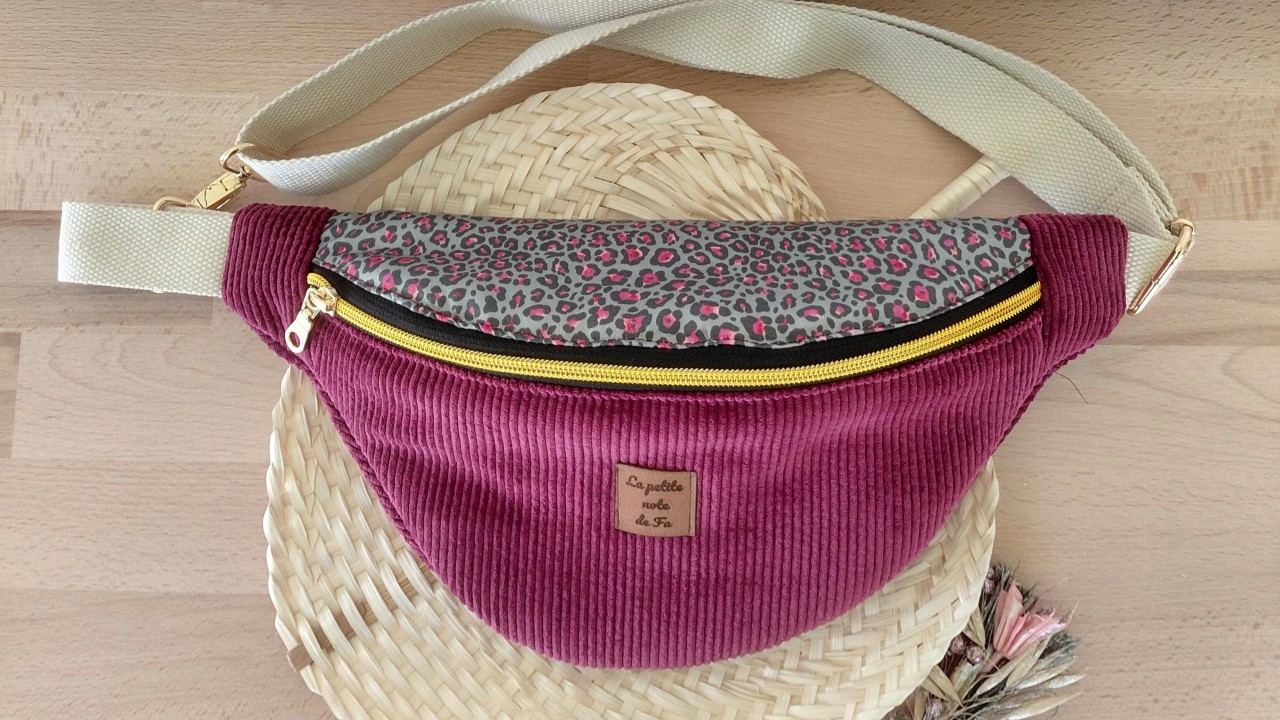 sac banane prune sauvage fait main velours côtelé léopard rose