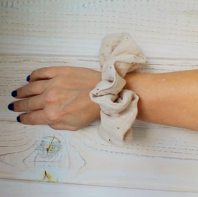 chouchou-paillete-dore-main