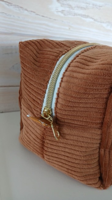 trousse-de-toilette-cognac-cote-gauche