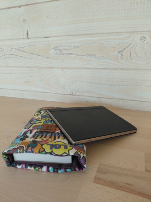 housse pour liseuse en tissu Graffiti fabrication artisanale