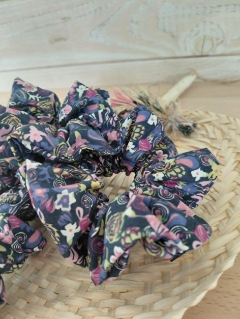 chouchou-nuit-florale-plusieurs-pres accessoire cheveux fleuri fait main france