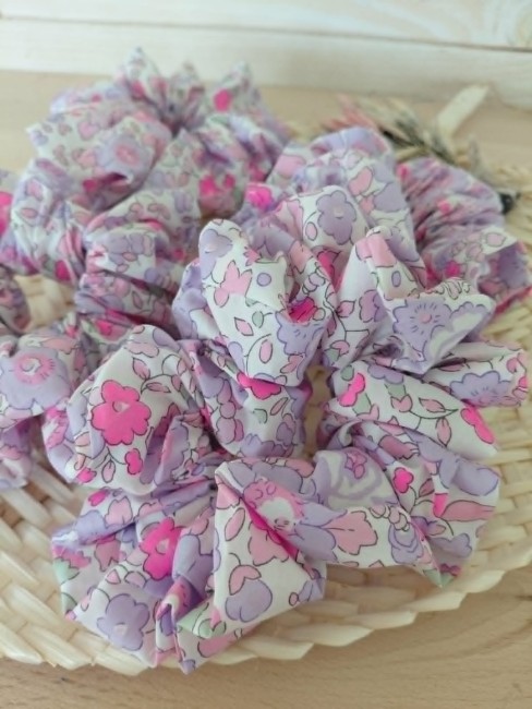 détail tissu liberty betsy fluo lilas