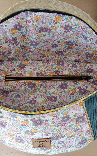Sac banane Léonie vert avec tissu fleuri violet, rose et bleu