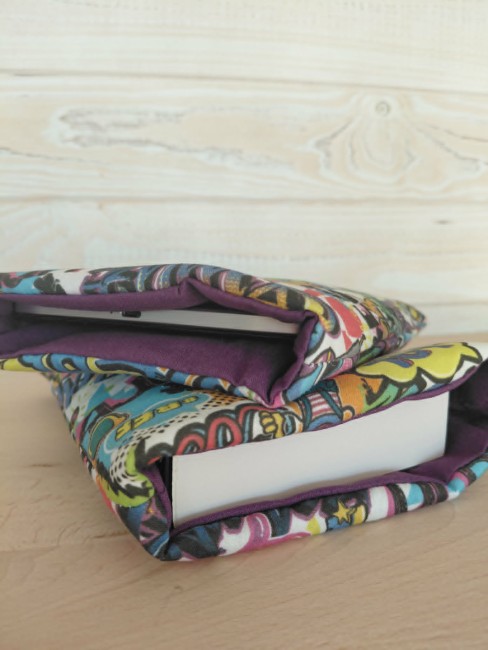 intérieur coton violet de la housse de livre Graffiti