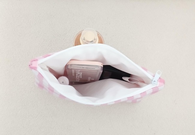 trousse-vichy-rose-dessus
