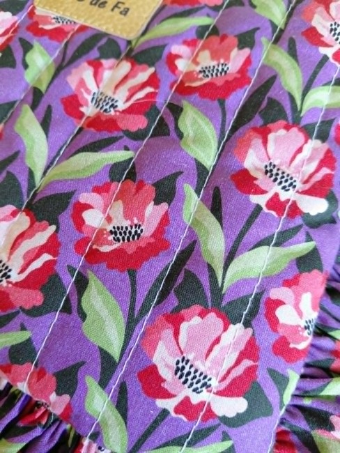 détail du tissu fleuri Blooma en coton
