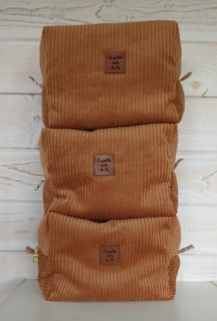 trousse-de-toilette-cognac-trois