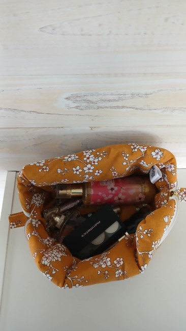 trousse-de-toilette-cognac-dessus