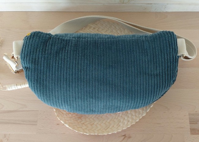 Sac banane Léonie en velours côtelé vert et tissu fleuri fait main