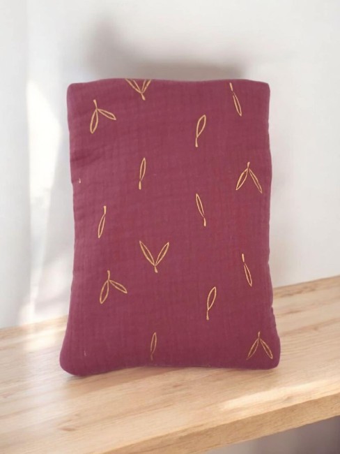 housse-de-livre-framboise-doree-dos