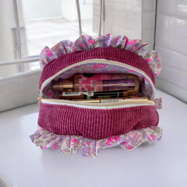 trousse-demi-lune-prune-ouverte